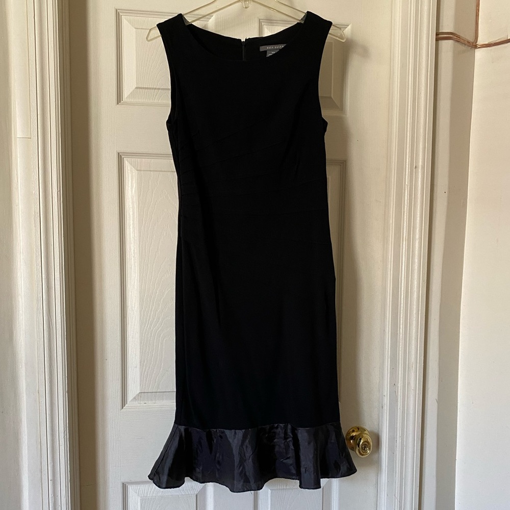 Suzy shier black  dress